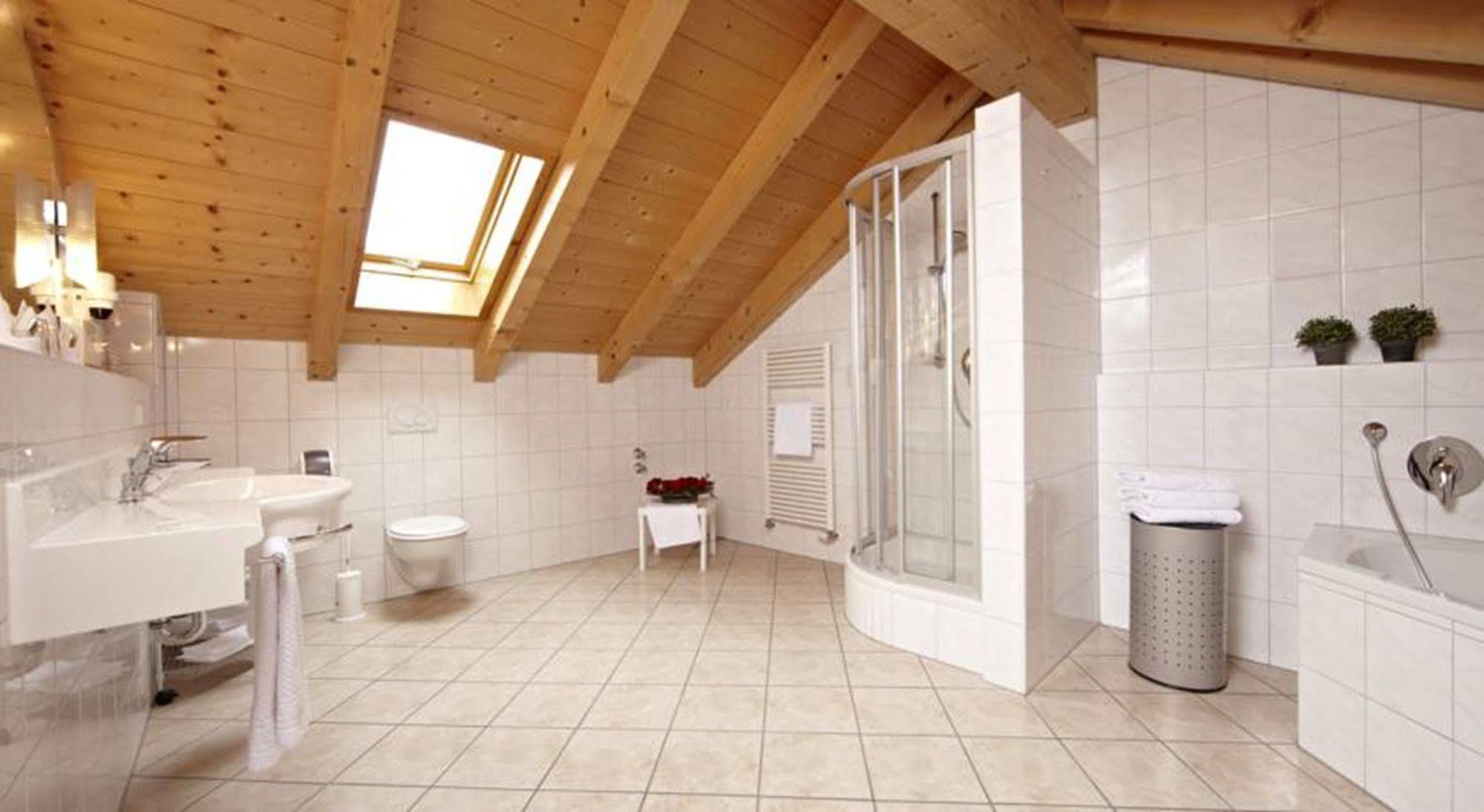 Hotel Schatten Garmisch-Partenkirchen Ngoại thất bức ảnh