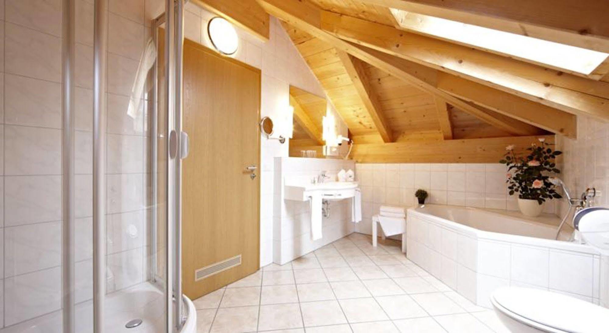 Hotel Schatten Garmisch-Partenkirchen Ngoại thất bức ảnh