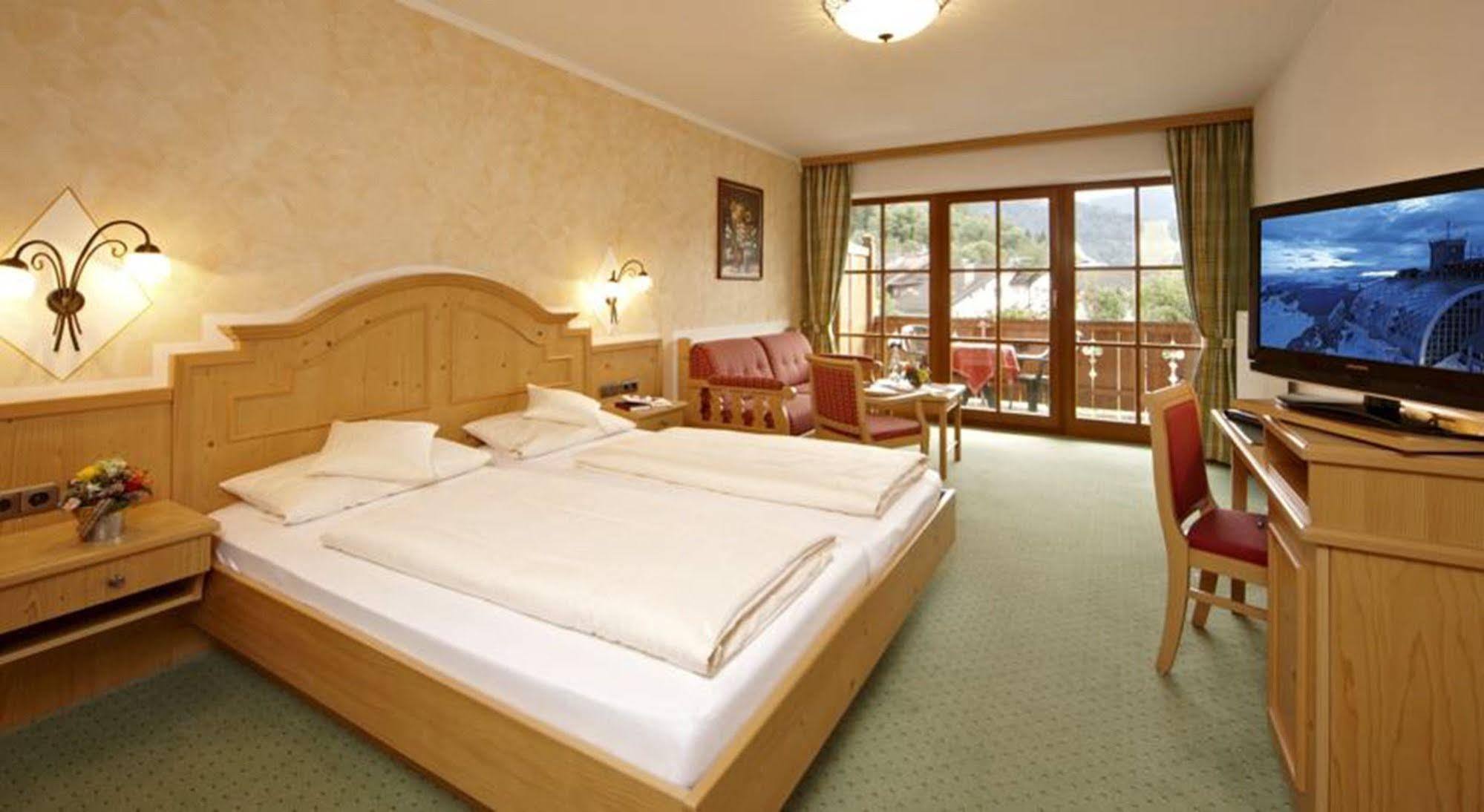 Hotel Schatten Garmisch-Partenkirchen Ngoại thất bức ảnh