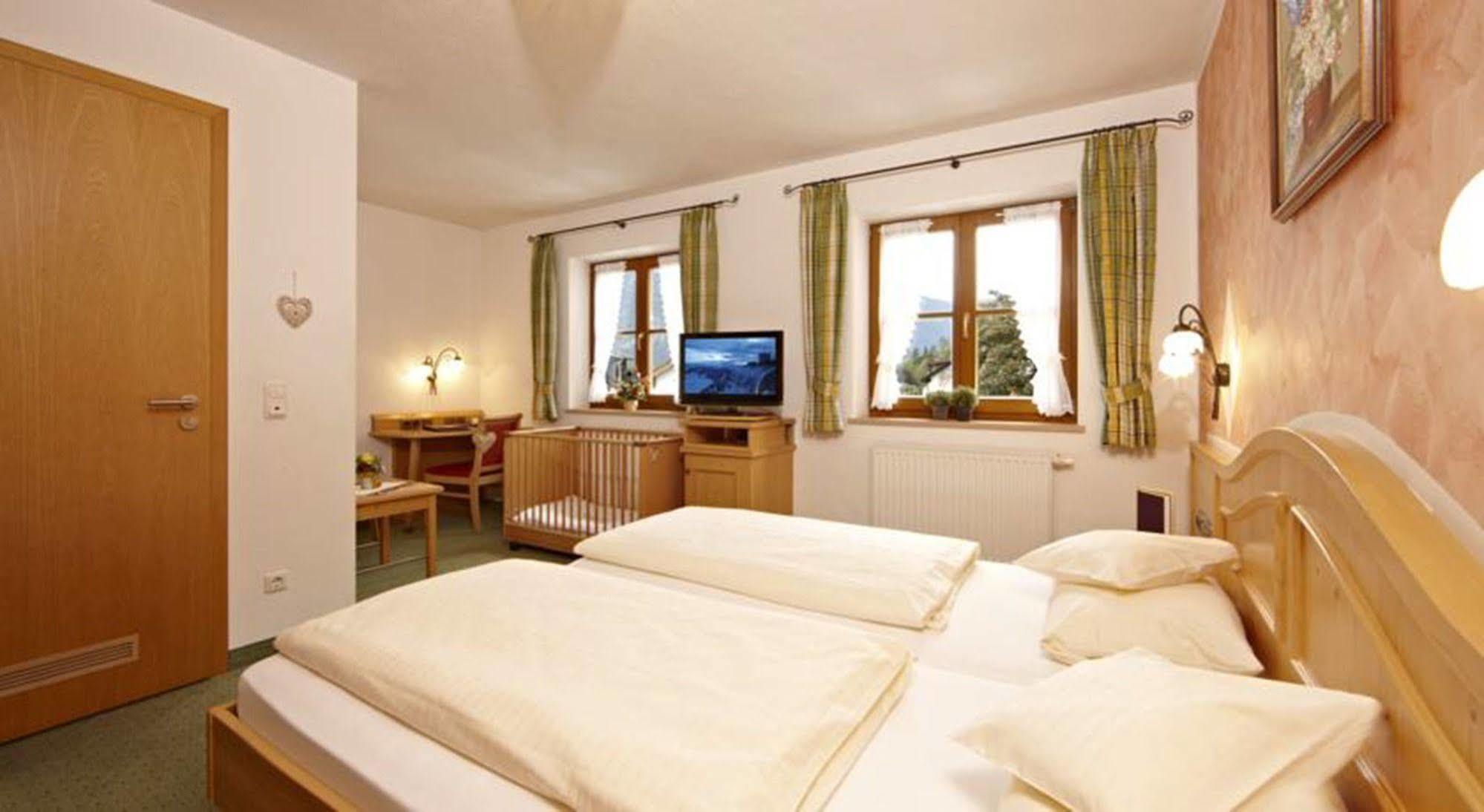 Hotel Schatten Garmisch-Partenkirchen Ngoại thất bức ảnh